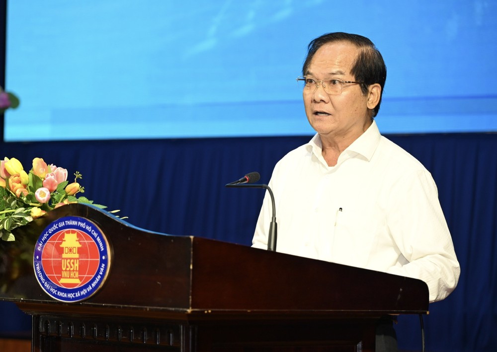 2  hoi-thao-40-nam-doi-moi-5-3616-7822.jpg