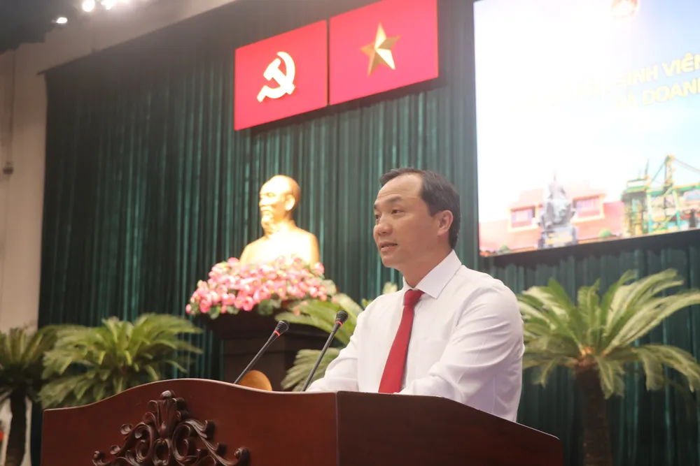 Đồng chí Hoàng Trung Dũng, Ủy viên Ban Chấp hành Trung ương Đảng, Bí thư Tỉnh ủy, Chủ tịch HĐND tỉnh Hà Tĩnh Đồng chí Hoàng Trung Dũng, Ủy viên Ban Chấp hành Trung ương Đảng, Bí thư Tỉnh ủy, Chủ tịch HĐND tỉnh Hà Tĩnh