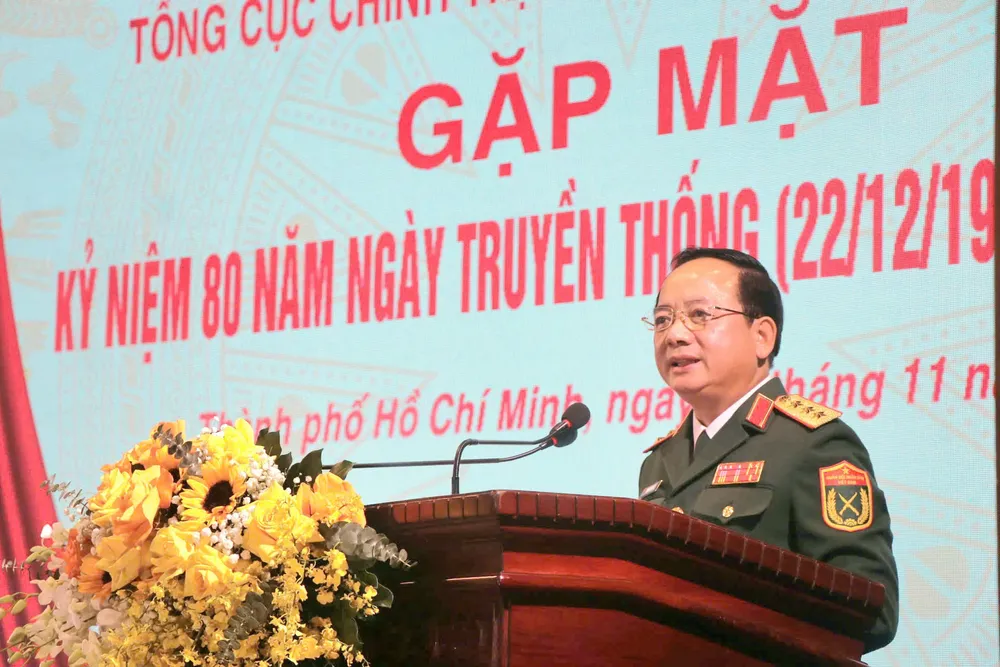 越南人民军总政治部主任郑文决上将在会上发表讲话。（图：秋怀）