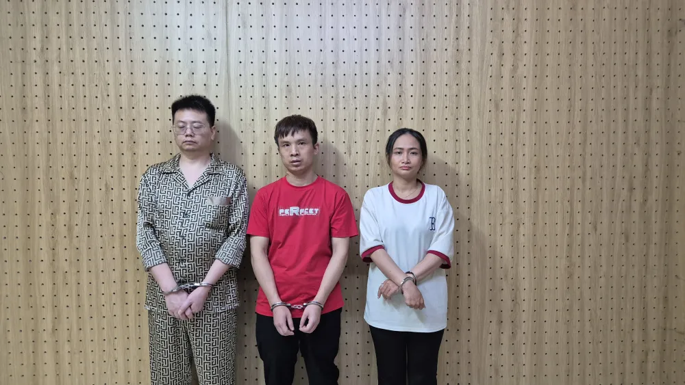 HIỆP BÌNH - từ trái sang, Fan HaiMing Cao JiaLiang, Nguyễn Hồng Thảo Nhi.jpg