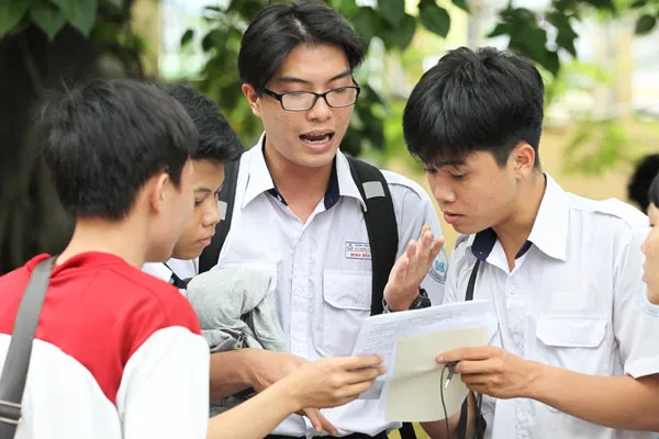 Cấu trúc đề Toán giống đề thi minh họa của Bộ GD-ĐT ảnh 1