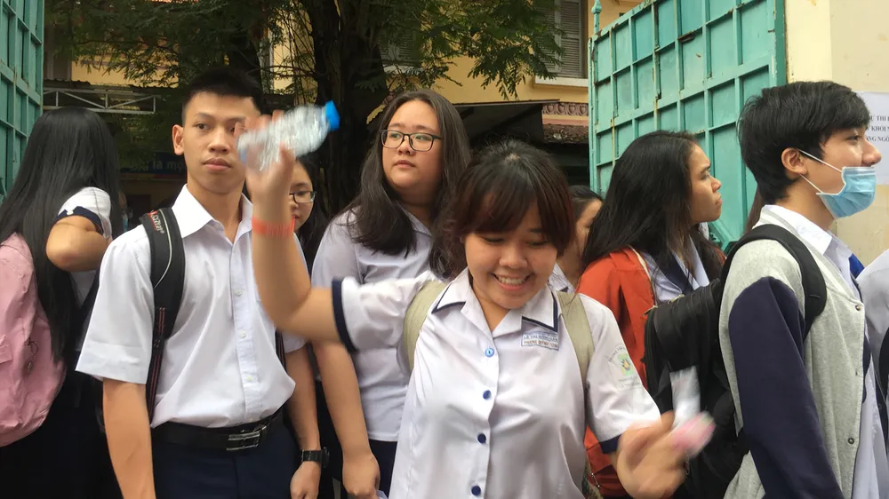 Kỳ thi THPT quốc gia năm 2017: Thí sinh hào hứng với đề thi môn Ngữ văn  ảnh 2