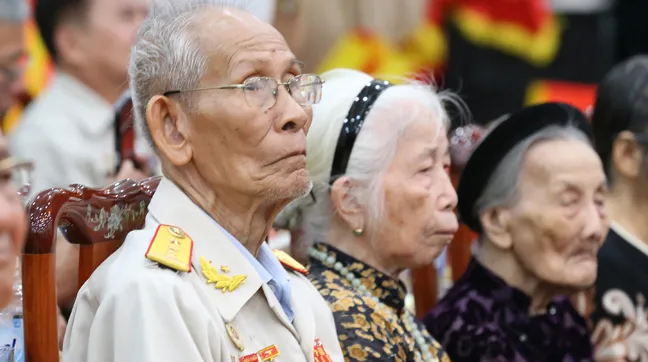 Các Mẹ Việt Nam Anh hùng và Cựu chiến binh tiêu biểu tại cuộc gặp mặt