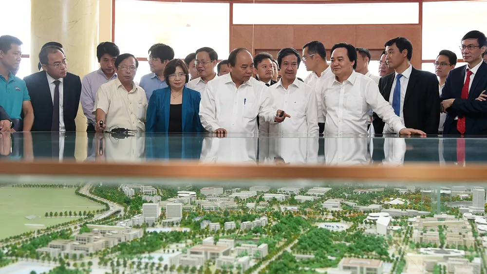 Thủ tướng thị sát việc xây dựng ĐHQGHN ở  Hòa Lạc