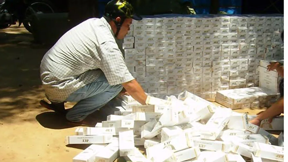 ĐBQH mang cả túi thuốc lá lậu đến nghị trường Quốc hội ảnh 3