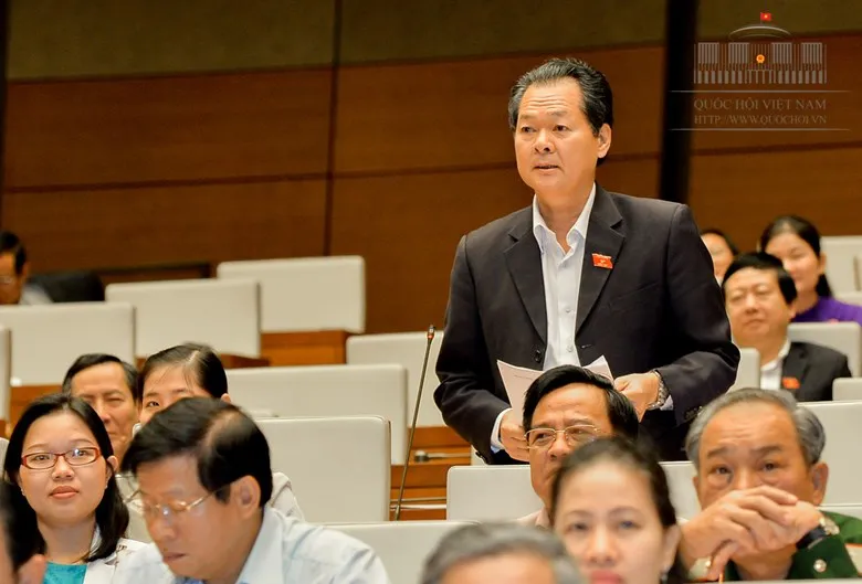 100 lao động tranh nhau 3 thẻ đi vệ sinh trong một buổi sáng ảnh 2