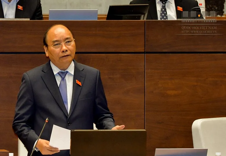 Thủ tướng Nguyễn Xuân Phúc khẳng định, các đô thị lớn phải khác với những tỉnh có quy mô nhỏ, chúng ta phải phân cấp giao quyền nhiều hơn để tạo thêm động lực phát triển