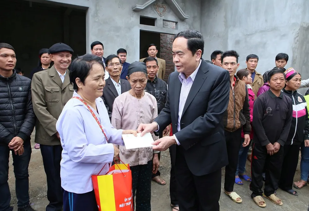 Không để bất cứ một hộ gia đình nào không có tiền ăn Tết ảnh 1