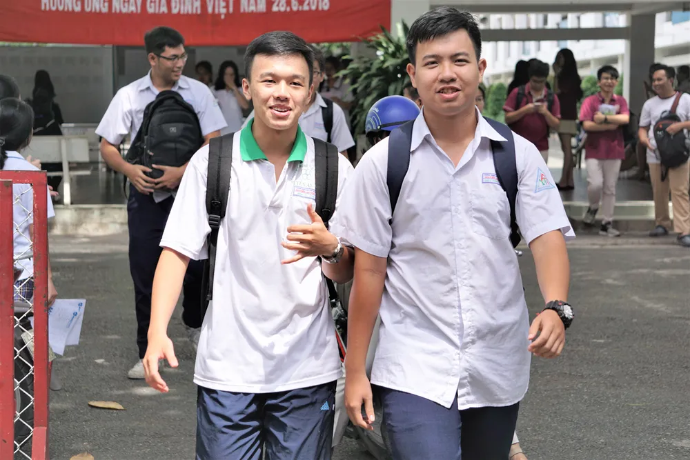 Đề thi Vật lý, Hóa học bị lọt ra ngoài: Vi phạm quy chế thi? ảnh 1