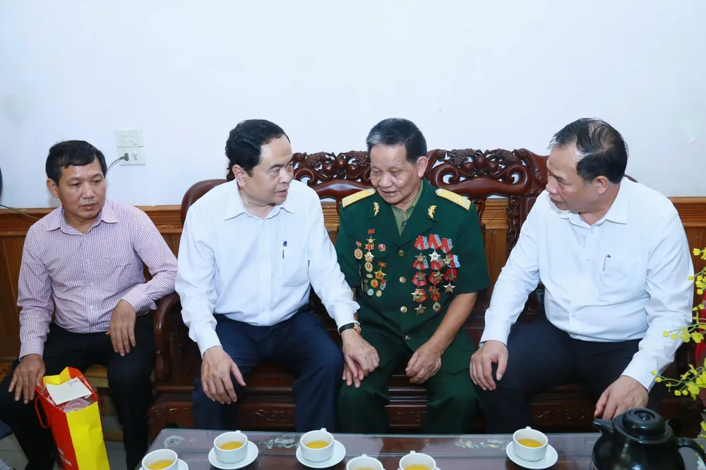 Lãnh đạo Chính phủ, MTTQ thăm hỏi các gia đình thương binh, liệt sĩ   ảnh 1