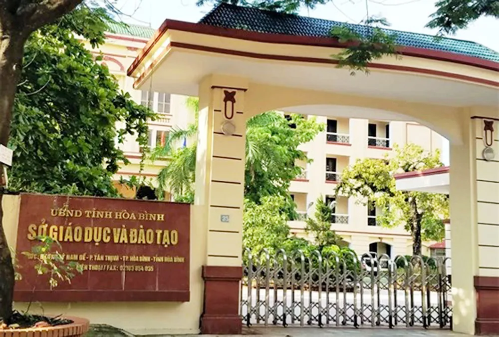 Bộ Công an đang điều tra nghi vấn gian lận điểm thi tại Hòa Bình ảnh 1