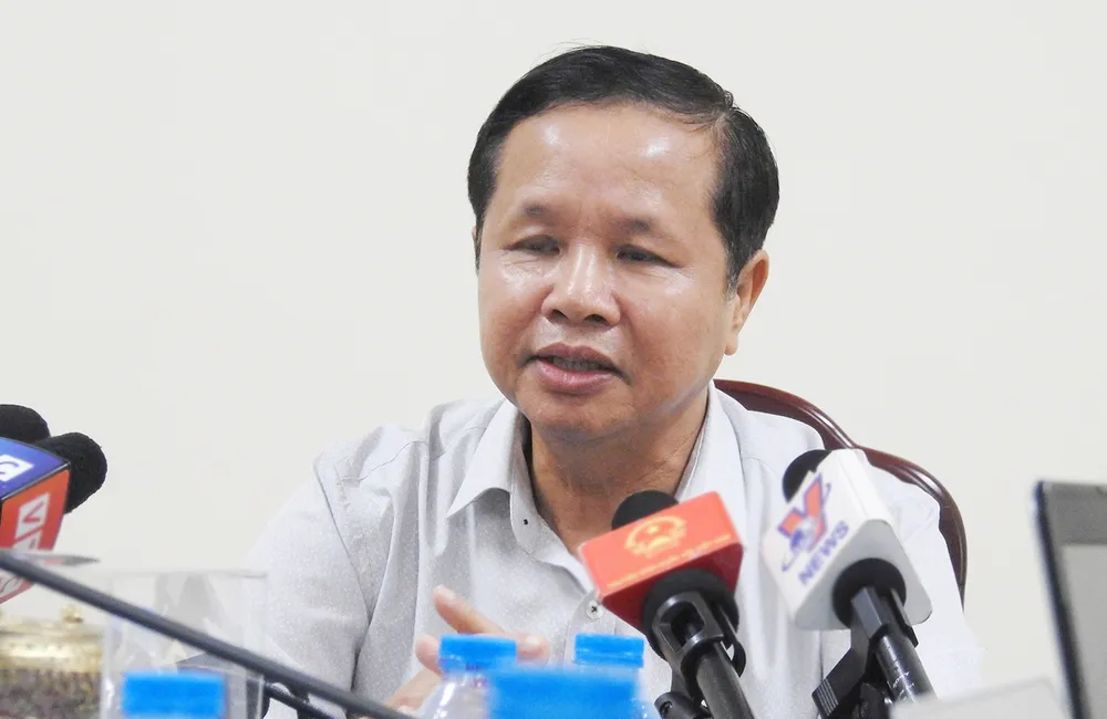 Không còn tự tin "mời Bộ lên chấm" như trước, Giám đốc Sở GD-ĐT Hòa Bình nói lời xin lỗi ảnh 1