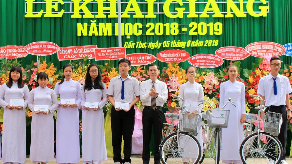 Gần 23,4 triệu học sinh, sinh viên chính thức bước vào năm học mới  ​ ảnh 11