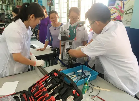 Các trường không được vận động tài trợ để chi trả thù lao giảng dạy ảnh 1