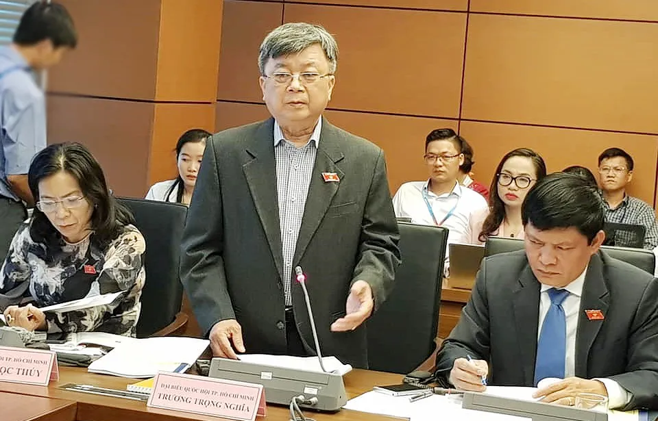 ĐBQH đề nghị sớm hình thành 2 trung tâm tài chính tại Hà Nội và TPHCM ảnh 3