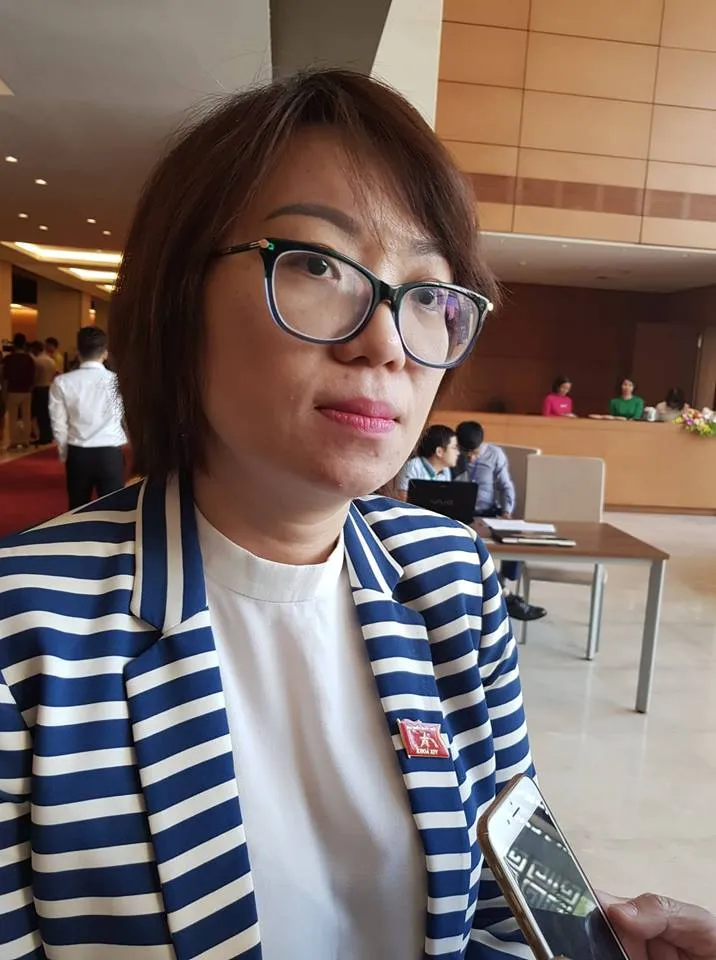 ĐB Phạm Thị Minh Hiền: Mong Bộ trưởng trực diện vấn đề, giáo dục rất cần sự chuẩn mực ảnh 1