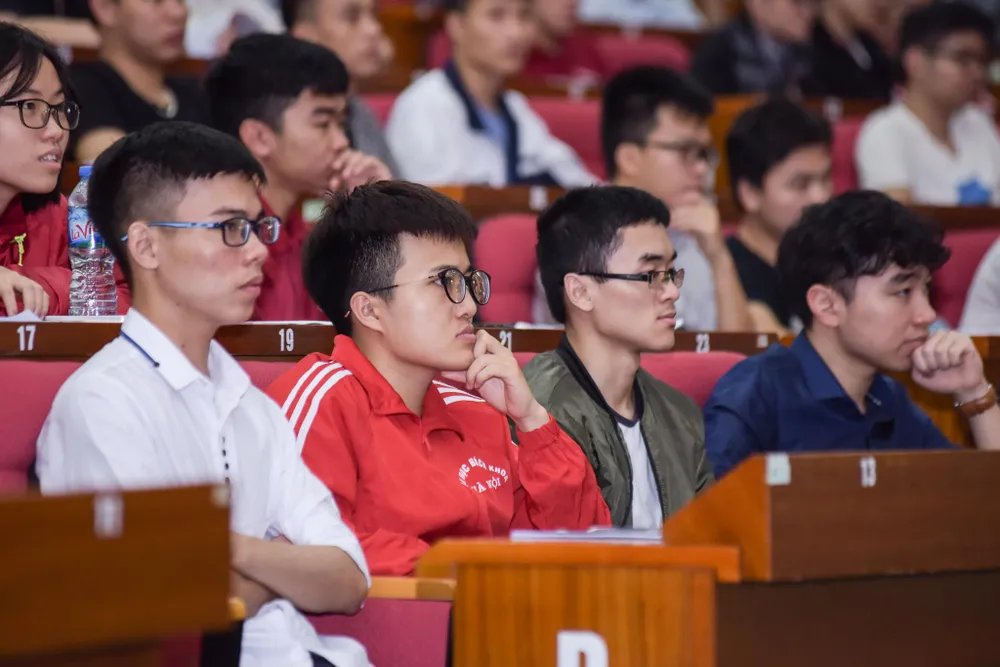 Cần chính sách để hỗ trợ sinh viên lựa chọn học thạc sĩ, tiến sĩ trong nước ảnh 2