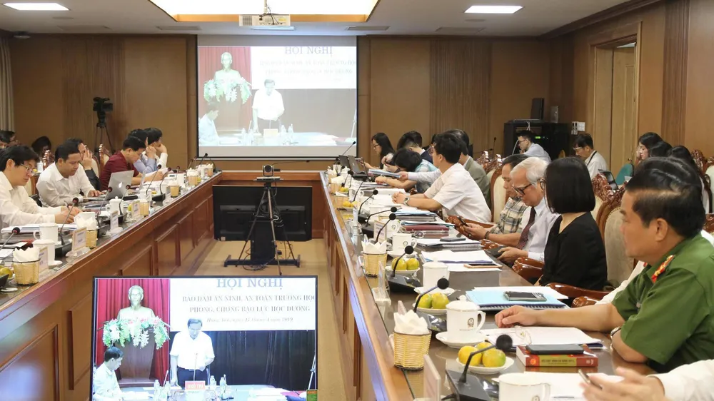 Hội nghị trực tuyến với 20.000 đại biểu tham dự