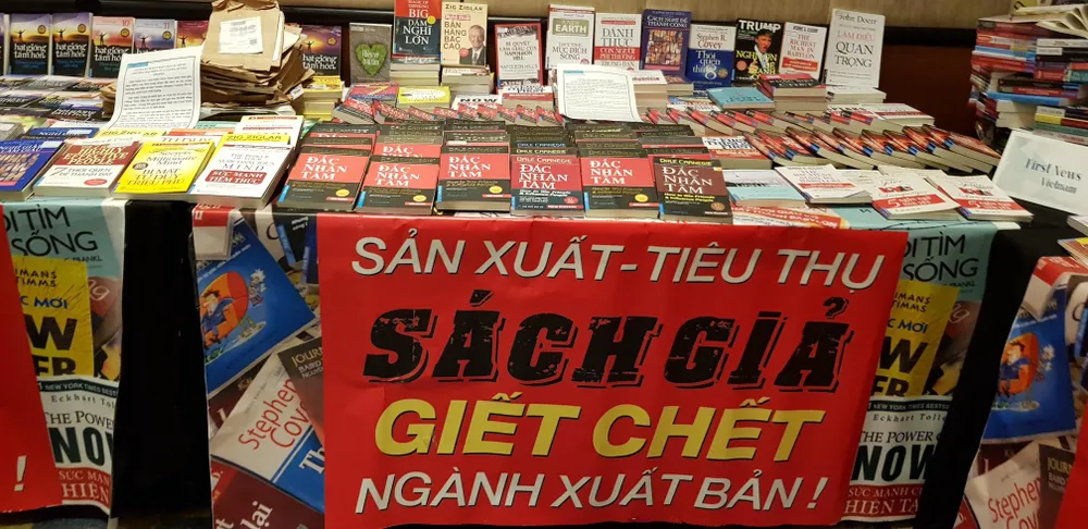 Đề nghị xử hình sự hành vi in lậu sách ảnh 3