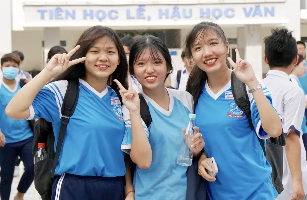 Thí sinh thở phào vì đề thi tiếng Anh dễ ảnh 1