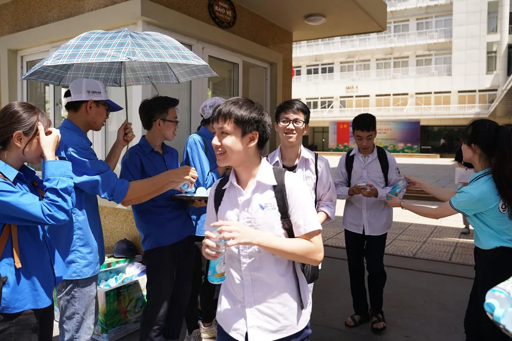 Thí sinh tự tin với bài thi tổ hợp Khoa học tự nhiên ảnh 1