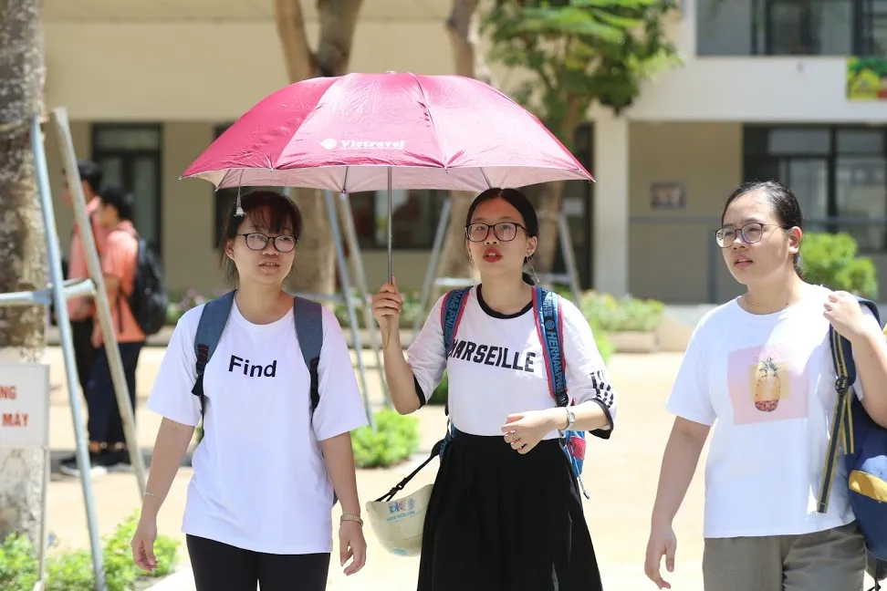 Điểm chuẩn trường top trên sẽ tăng? ảnh 1