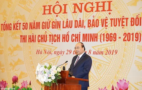 Thi hài Chủ tịch Hồ Chí Minh sau 50 năm đang được giữ gìn rất tốt  ​ ảnh 1