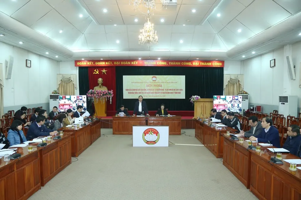 Hội nghị chiều 23-12