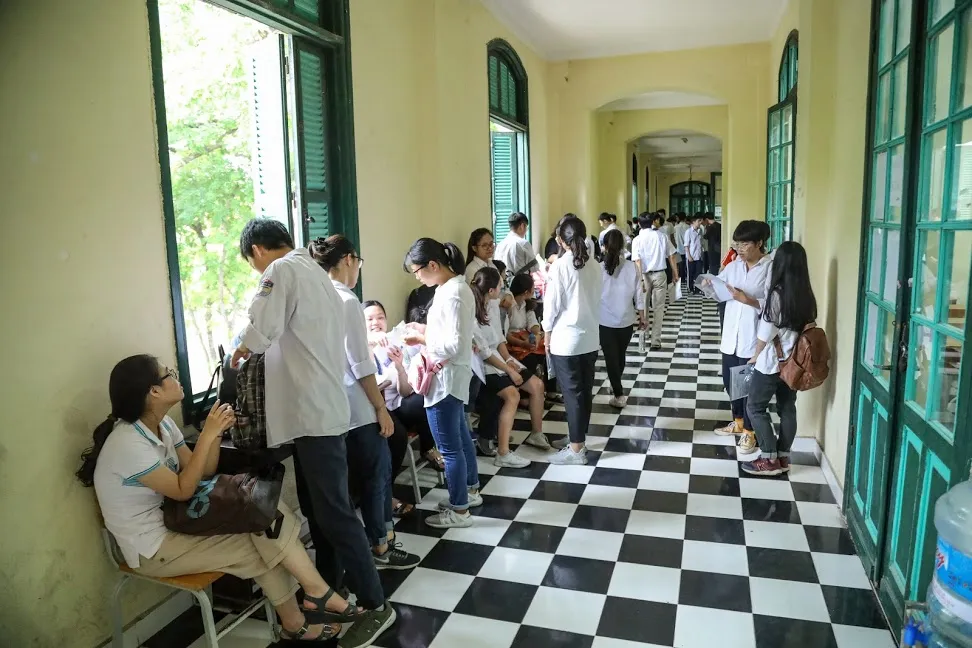 Không để thí sinh nào phải bỏ thi vì gặp khó khăn về điều kiện kinh tế hay đi lại ảnh 1