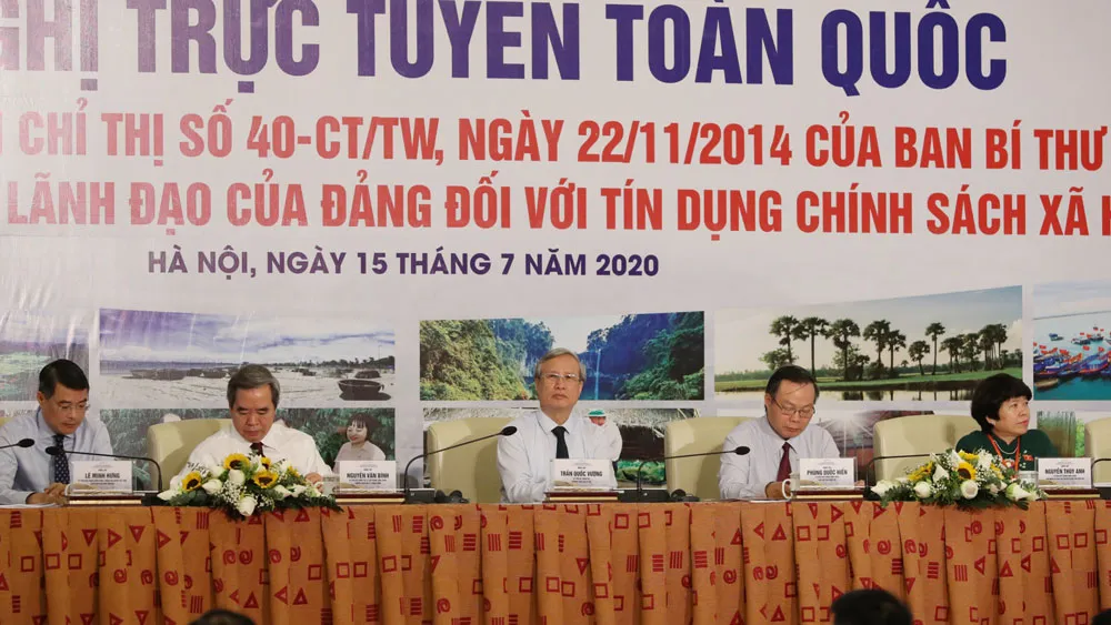 Các đồng chí lãnh đạo dự hội nghị. Ảnh: QUANG PHÚC