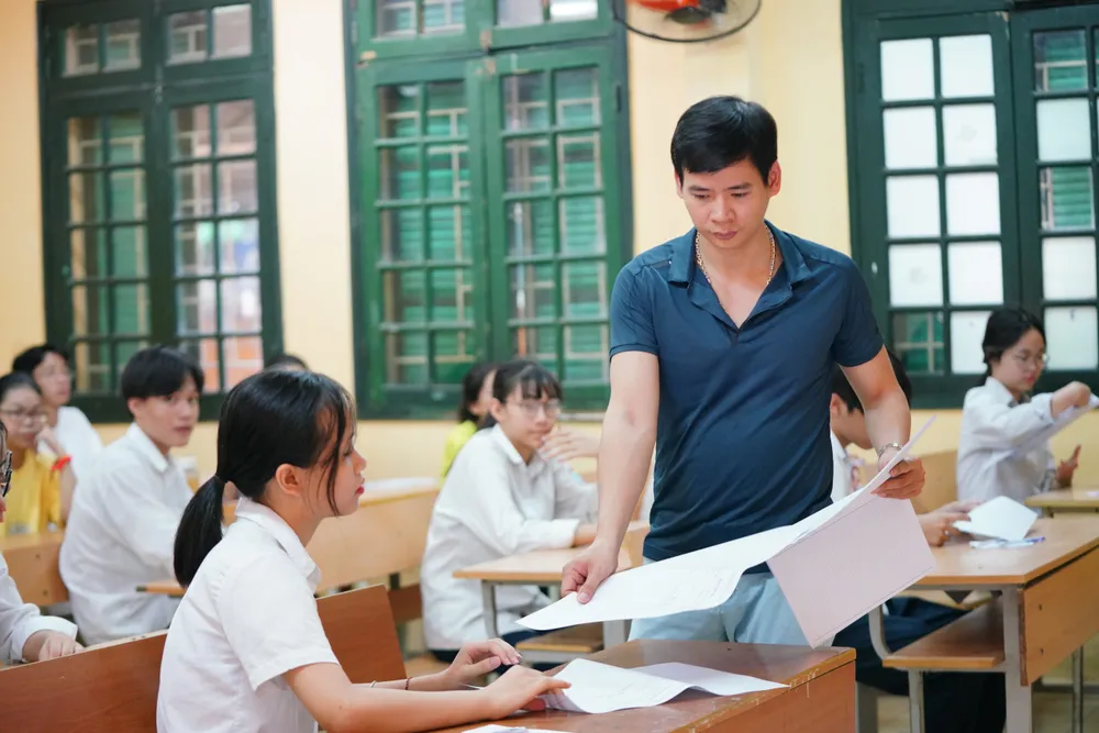 Đề Ngữ văn thi vào lớp 10 Hà Nội yêu cầu chứng minh “cách ứng xử là tấm gương phản chiếu nhân cách mỗi nguời“ ảnh 2