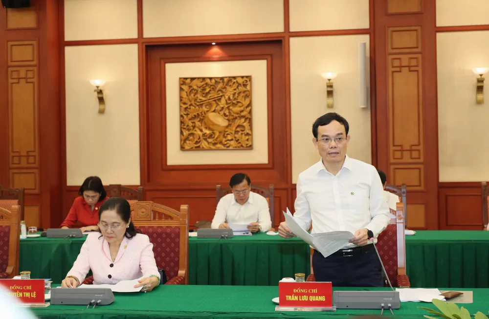  Tập thể Bộ Chính trị làm việc với tập thể Ban Thường vụ Thành ủy TPHCM  ảnh 3