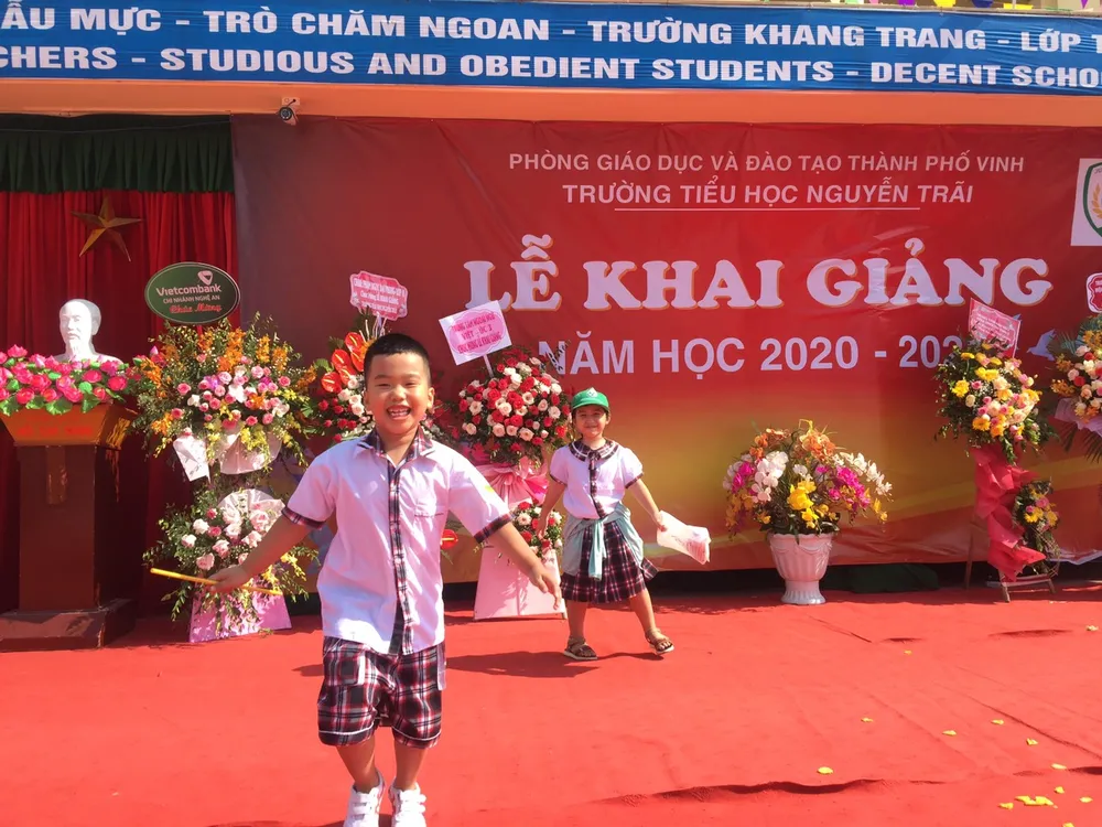 23 triệu học sinh cả nước bước vào năm học mới ảnh 1