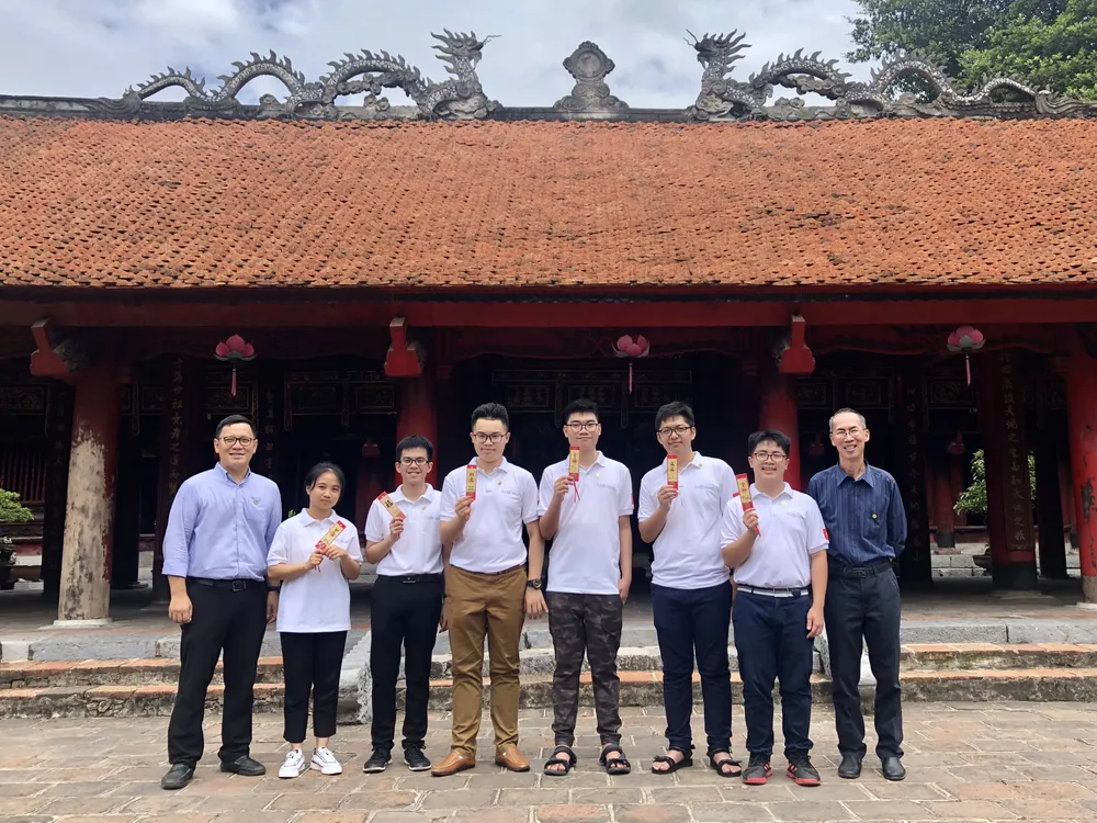 Lần đầu tiên, học sinh lớp 10 giành 2 Huy chương Vàng tại Olympic Toán học quốc tế năm 2020  ​ ảnh 1