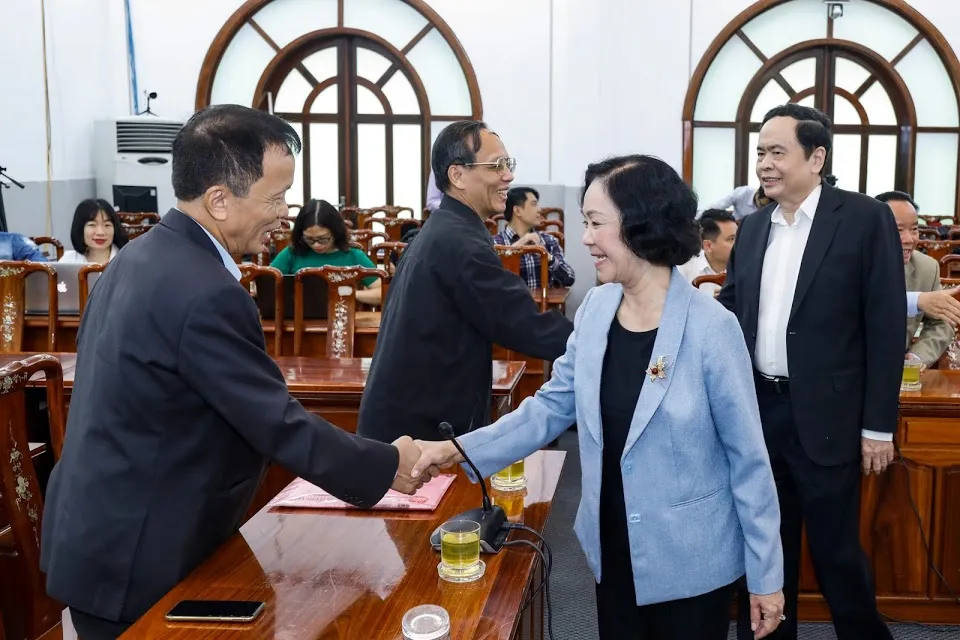 Phát huy tinh thần dân chủ, lắng nghe, thống nhất giữa Đảng và nhân dân ảnh 1