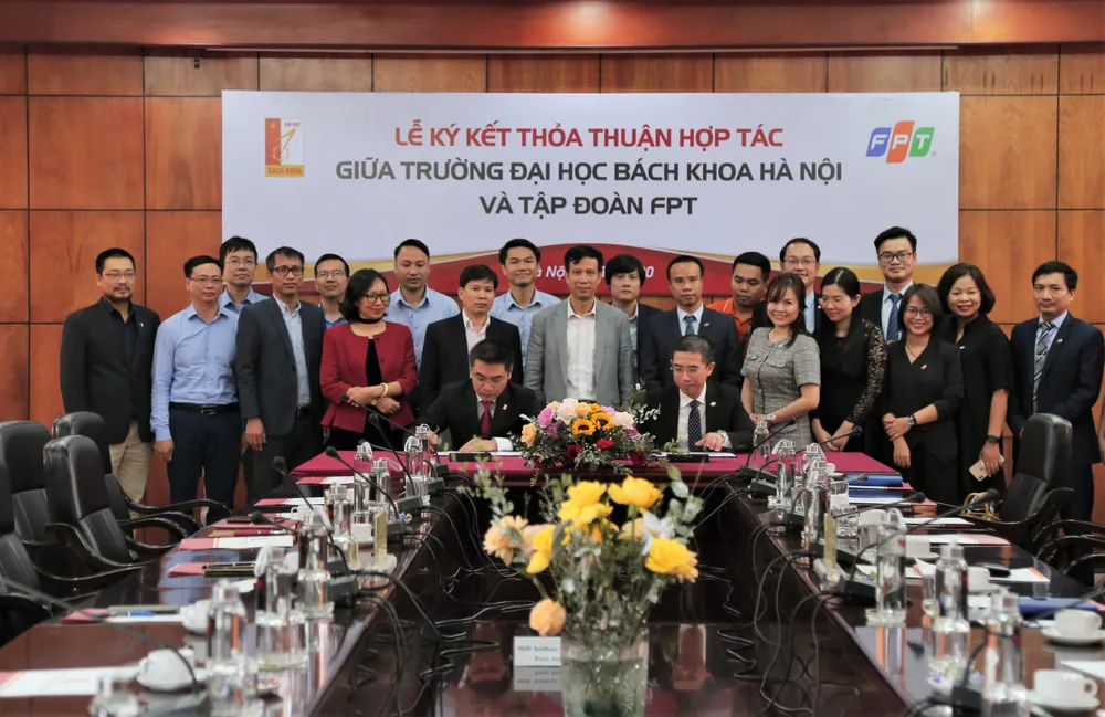 Tập đoàn FPT và Đại học Bách khoa Hà Nội ký kết hợp tác đào tạo và nghiên cứu công nghệ 4.0
