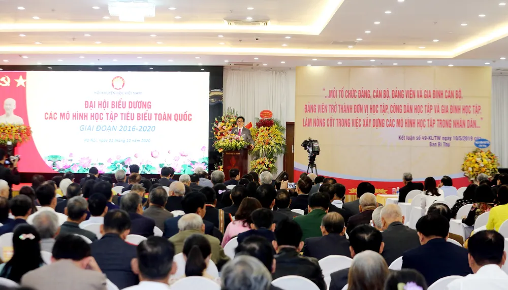 Đưa công tác khuyến học, khuyến tài, xây dựng xã hội học tập trở thành phong trào thường xuyên  ​ ảnh 1