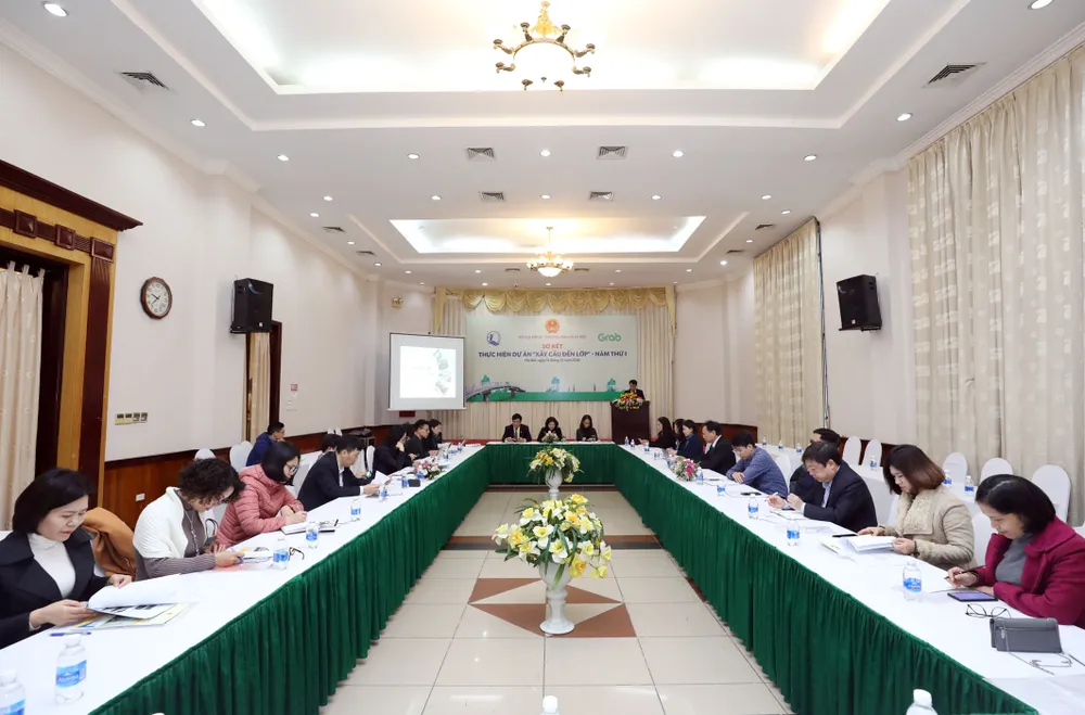 Hội nghị sơ kết dự án “Xây cầu đến lớp” – năm thứ 1