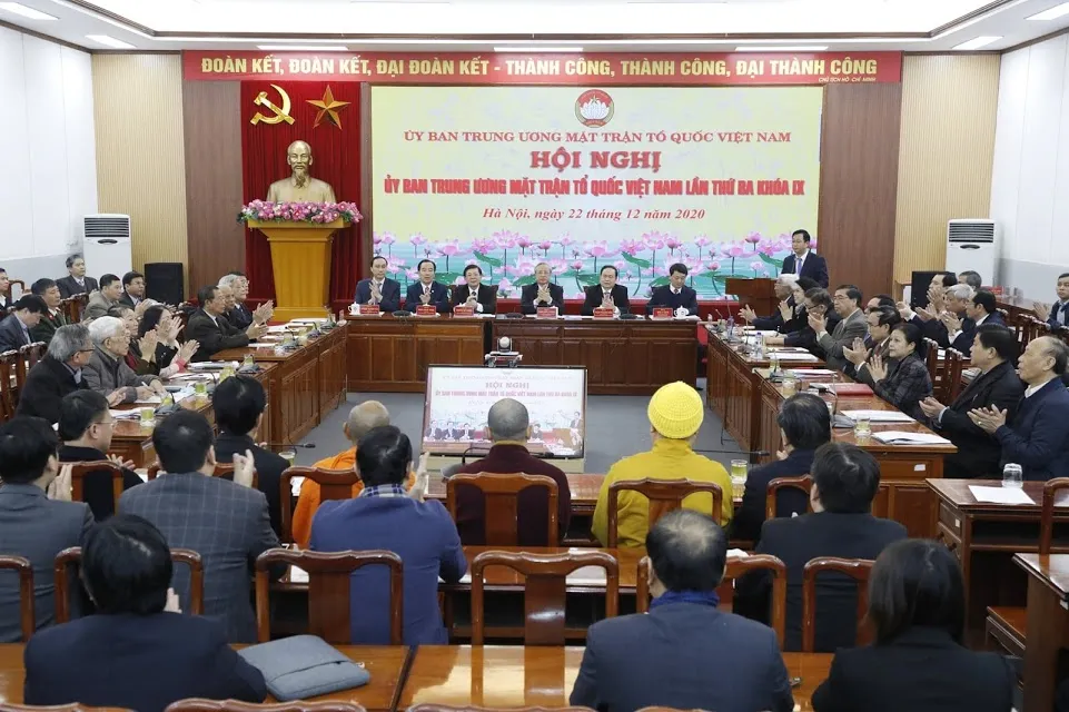 Nhân dân muốn xử lý kịp thời, nghiêm khắc hơn nữa đối với tội phạm tham nhũng ảnh 1