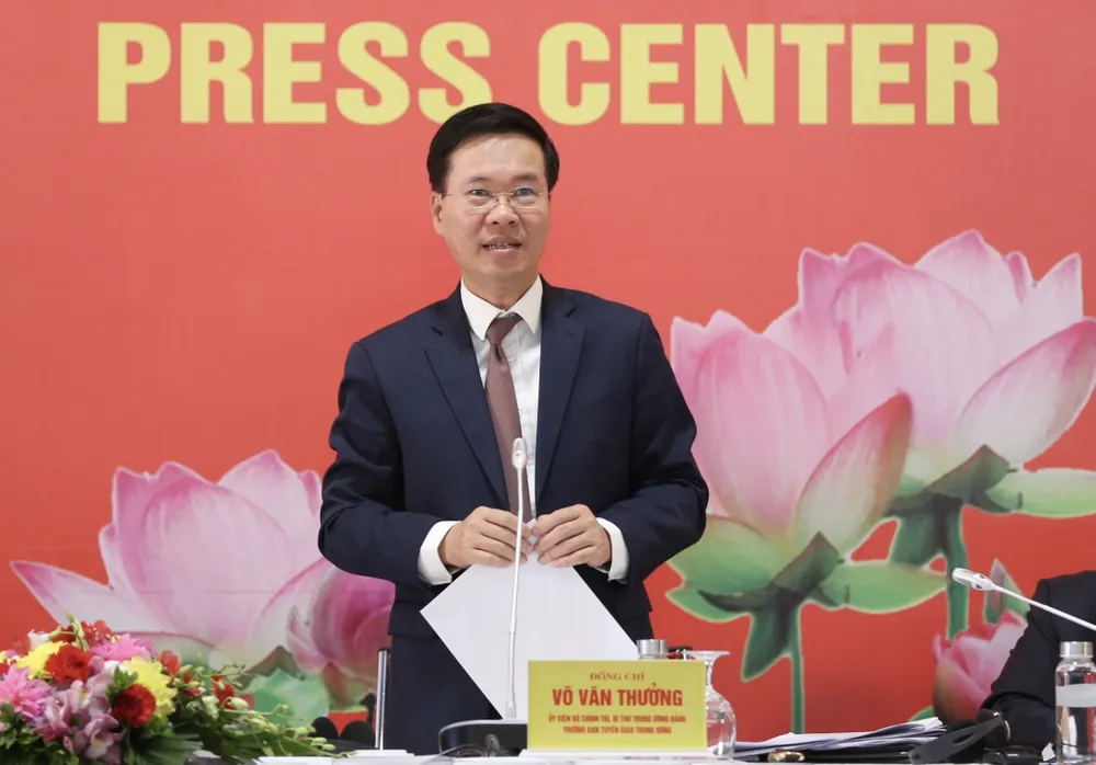 Đại hội XIII xác định tầm nhìn xa hơn đến giữa thế kỷ XXI, phấn đấu đưa nước ta trở thành nước phát triển, theo định hướng xã hội chủ nghĩa ảnh 1