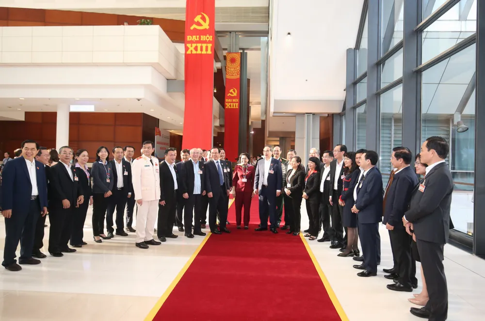 Thông cáo báo chí về phiên khai mạc Đại hội đại biểu toàn quốc lần thứ XIII của Đảng ảnh 1