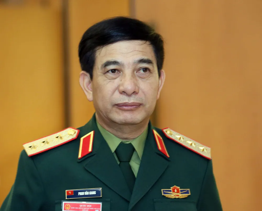 Trình Quốc hội phê chuẩn bổ nhiệm 2 Phó Thủ tướng  và 12 bộ trưởng, trưởng ngành ảnh 4