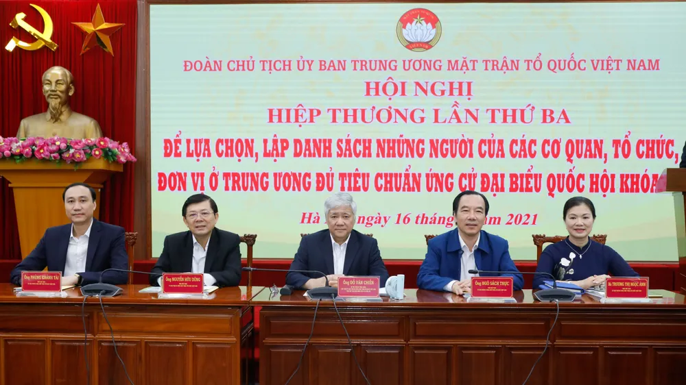 Hội nghị hiệp thương lần thứ ba. Ảnh: VIẾT CHUNG