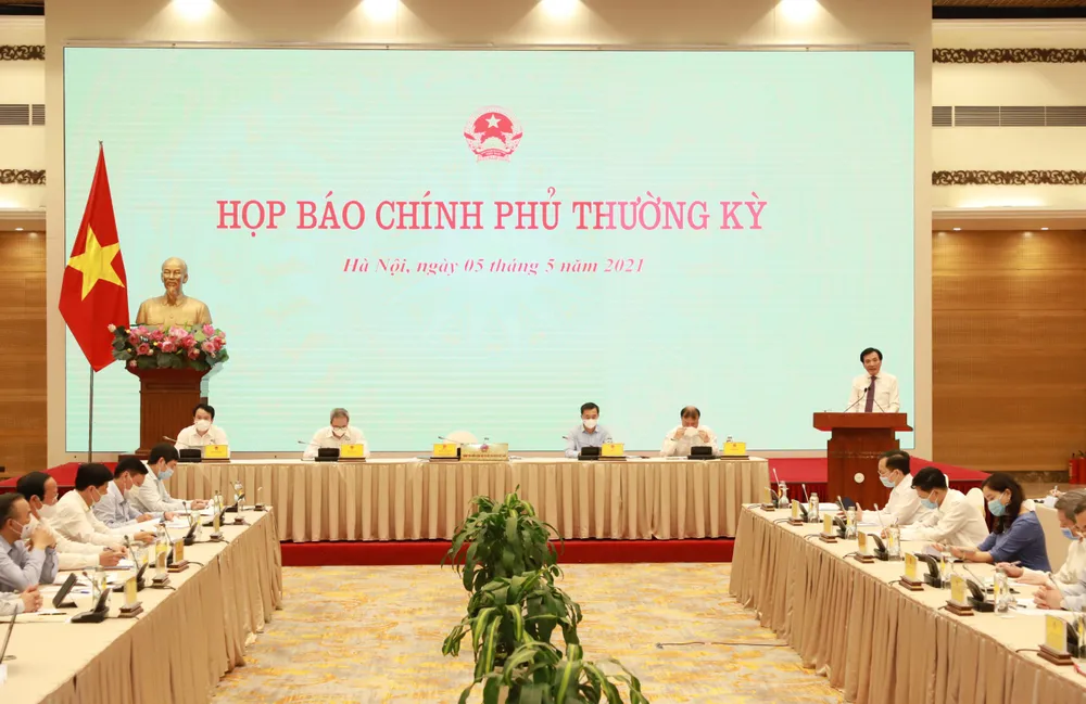 Xem xét kỹ các trường hợp chuyên gia nước ngoài vào Việt Nam ảnh 2