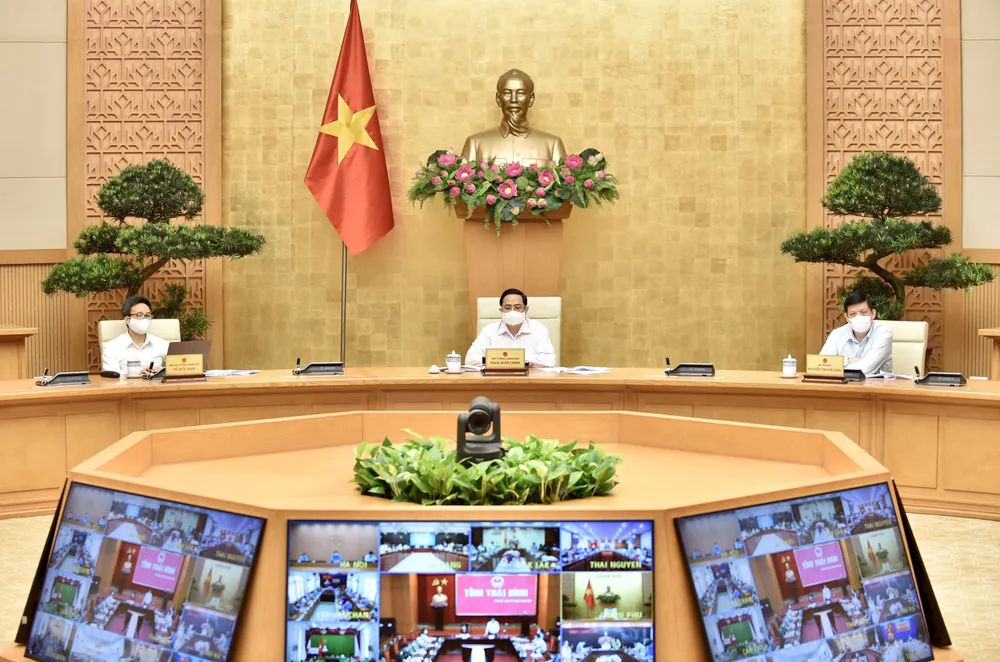 Thủ tướng Phạm Minh Chính chủ trì và phát biểu tại cuộc họp với Ban Chỉ đạo Quốc gia phòng, chống dịch Covid-19, chiều 7-5. Ảnh: VIẾT CHUNG 