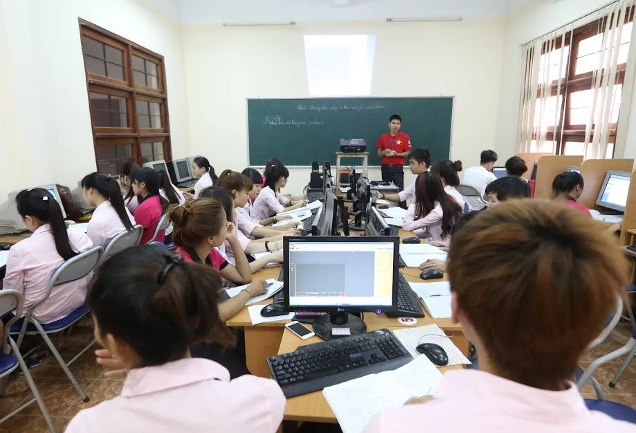 Đẩy mạnh các hình thức đào tạo vừa làm vừa học, đào tạo từ xa, tự học ảnh 1