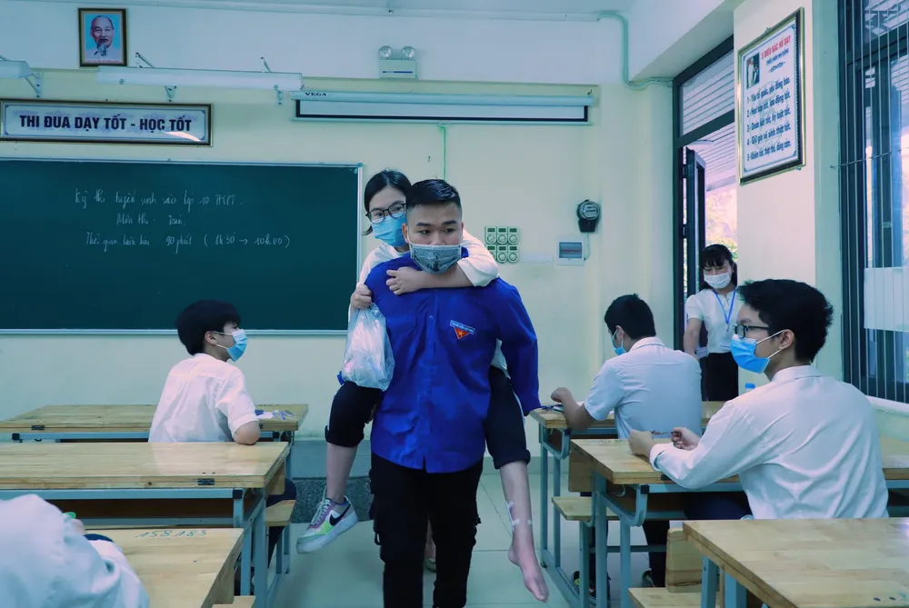 Ngày thi thứ 2 tuyển sinh vào lớp 10 tại Hà Nội: Thí sinh được hỗ trợ tối đa  ảnh 2