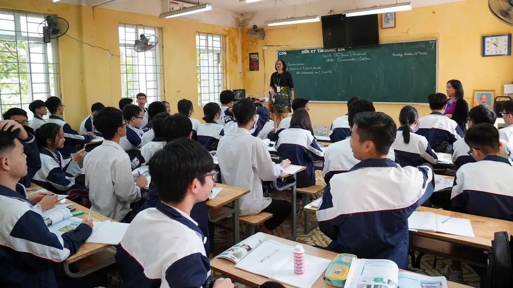 Năm học mới cận kề nhưng tình hình dịch vẫn phức tạp. Ảnh: VIẾT CHUNG