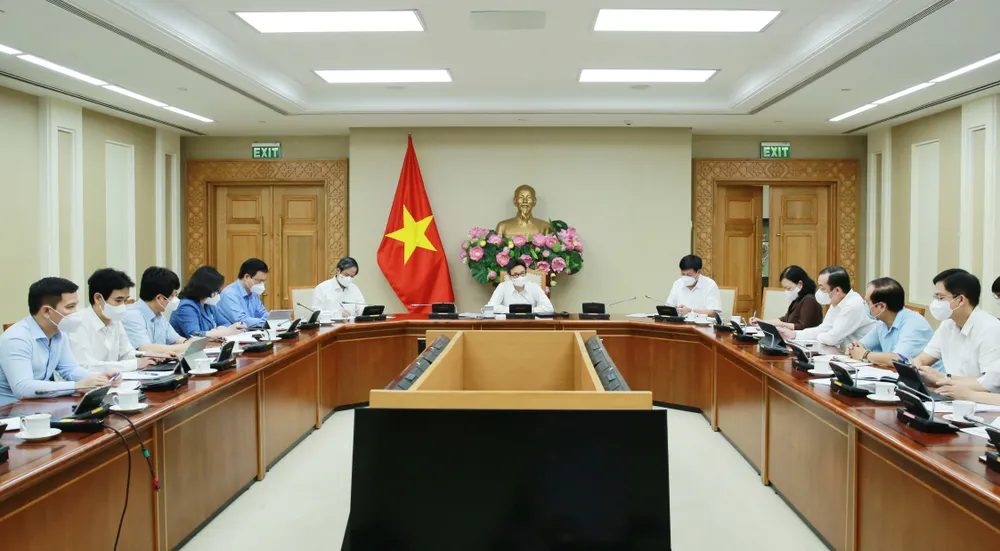 Phó Thủ tướng Vũ Đức Đam chủ trì cuộc làm việc về tình hình thực hiện kế hoạch năm học 2021-2022