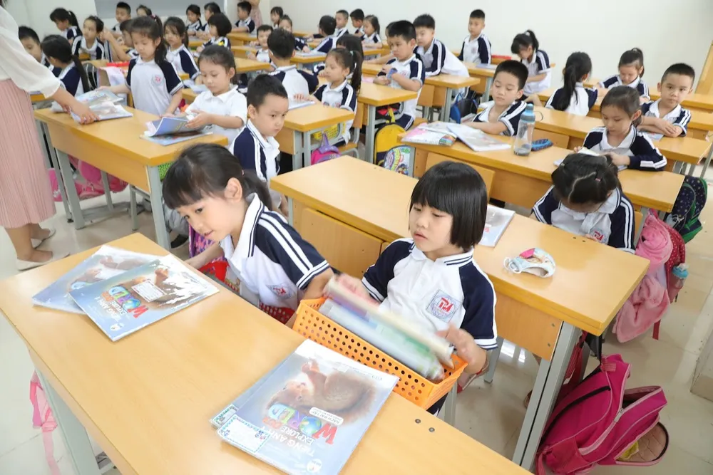 Các em học sinh rất mong quay trở lại trường học. Ảnh: VIẾT CHUNG